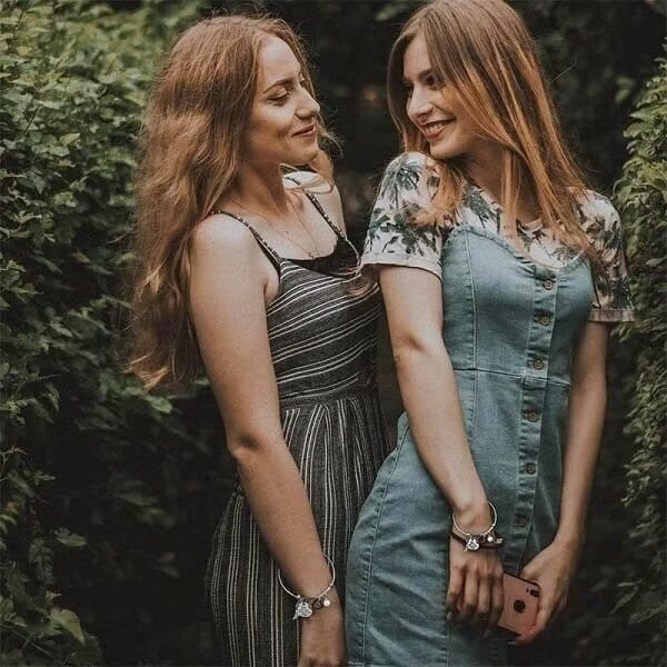 👯‍♀A Sister Is God's Way Of Making Sure We Never Walk Alone Bangle